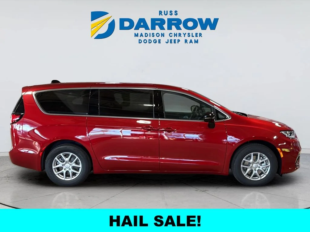 New 2026 Red Hot Pearl-Coat Exterior Paint Chrysler Select image 6