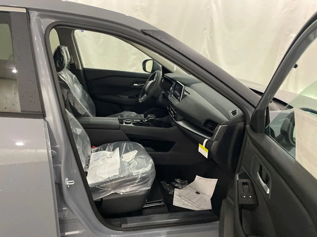 New 2026 Boulder Gray Pearl Nissan SV image 23