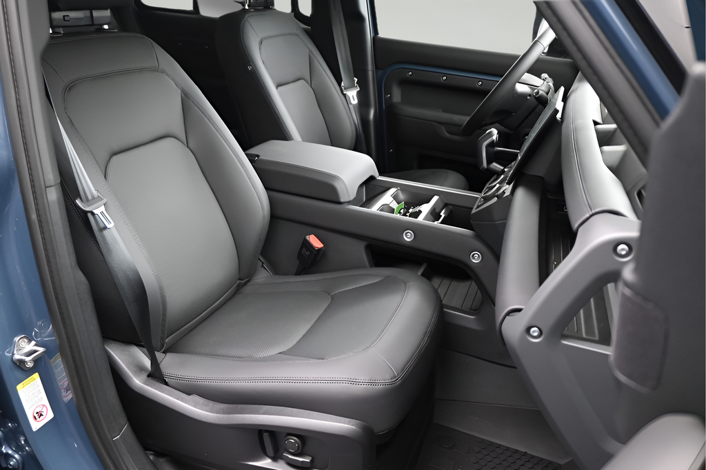New 2026 Blue Land Rover X-Dynamic SE image 9