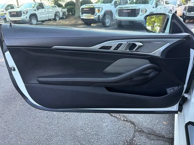 Used 2019 White BMW xDrive image 10
