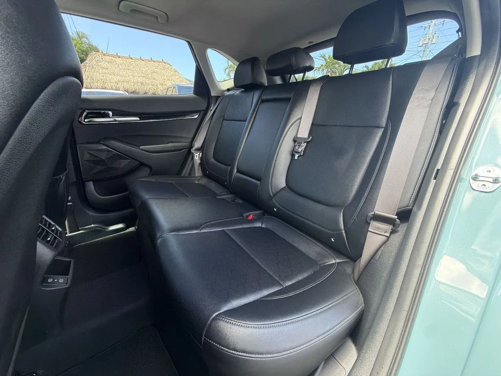 Used 2024 Blue Kia SX image 32