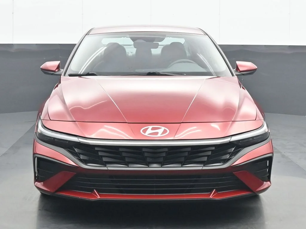 Used 2024 Red Hyundai SEL image 1