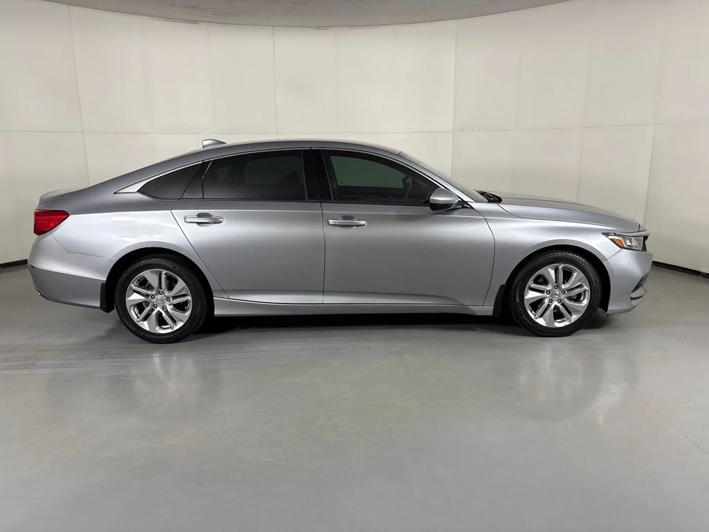 Used 2020  Honda LX image 9