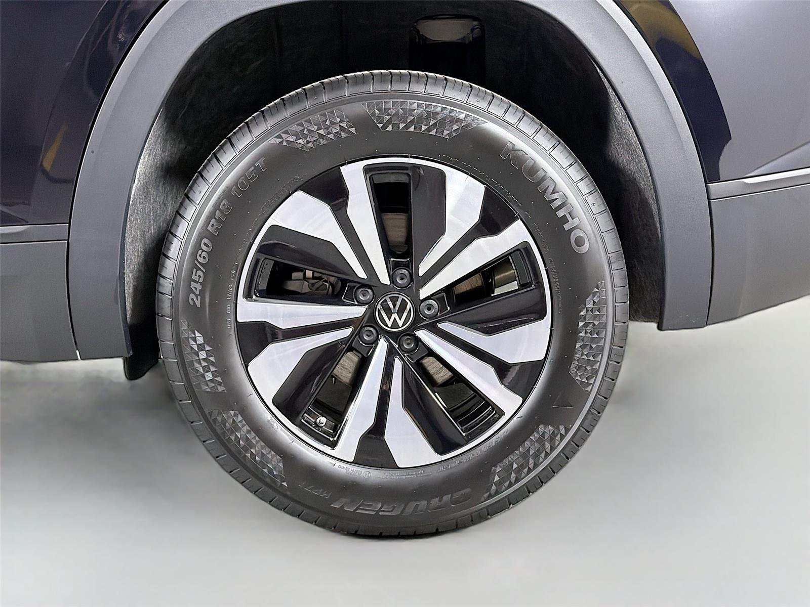New 2026 Deep Black Pearl Volkswagen 2.0T SE image 27