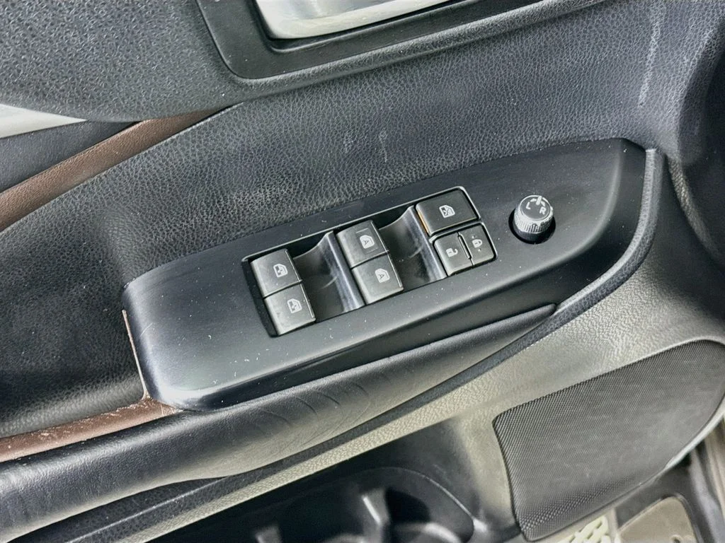 Used 2019 Blizzard Pearl Toyota XLE image 19