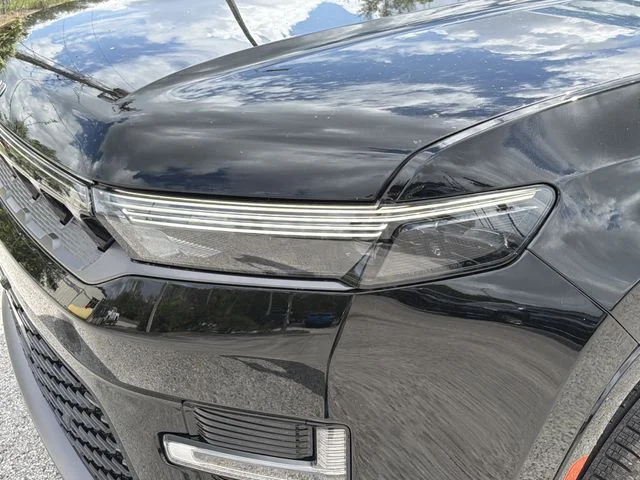 New 2026 High Gloss Black Exterior Paint Jeep Limited Reserve image 8