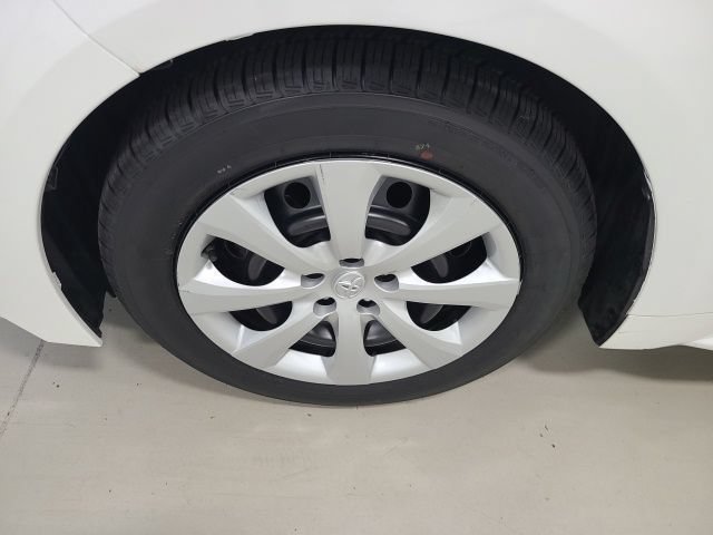 Used 2024 Ice Cap Toyota LE image 34