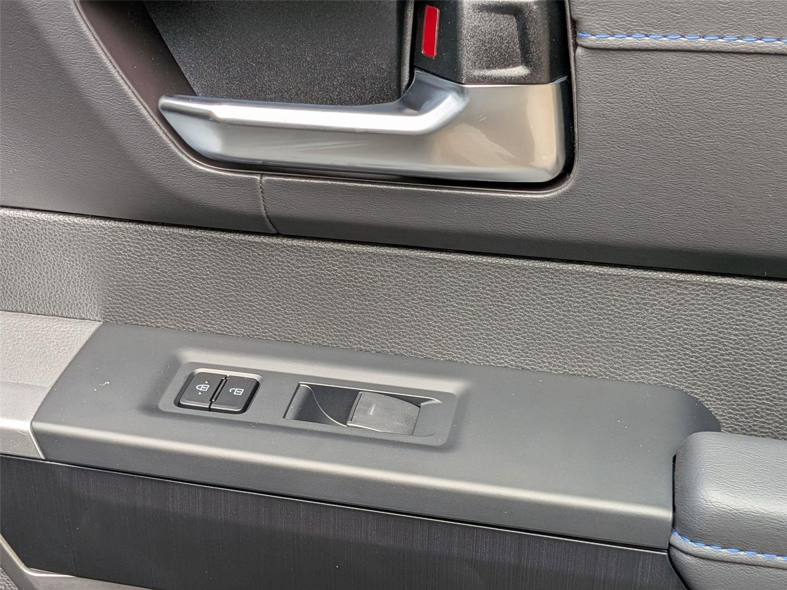 2025 Toyota Tundra Platinum - Photo 37