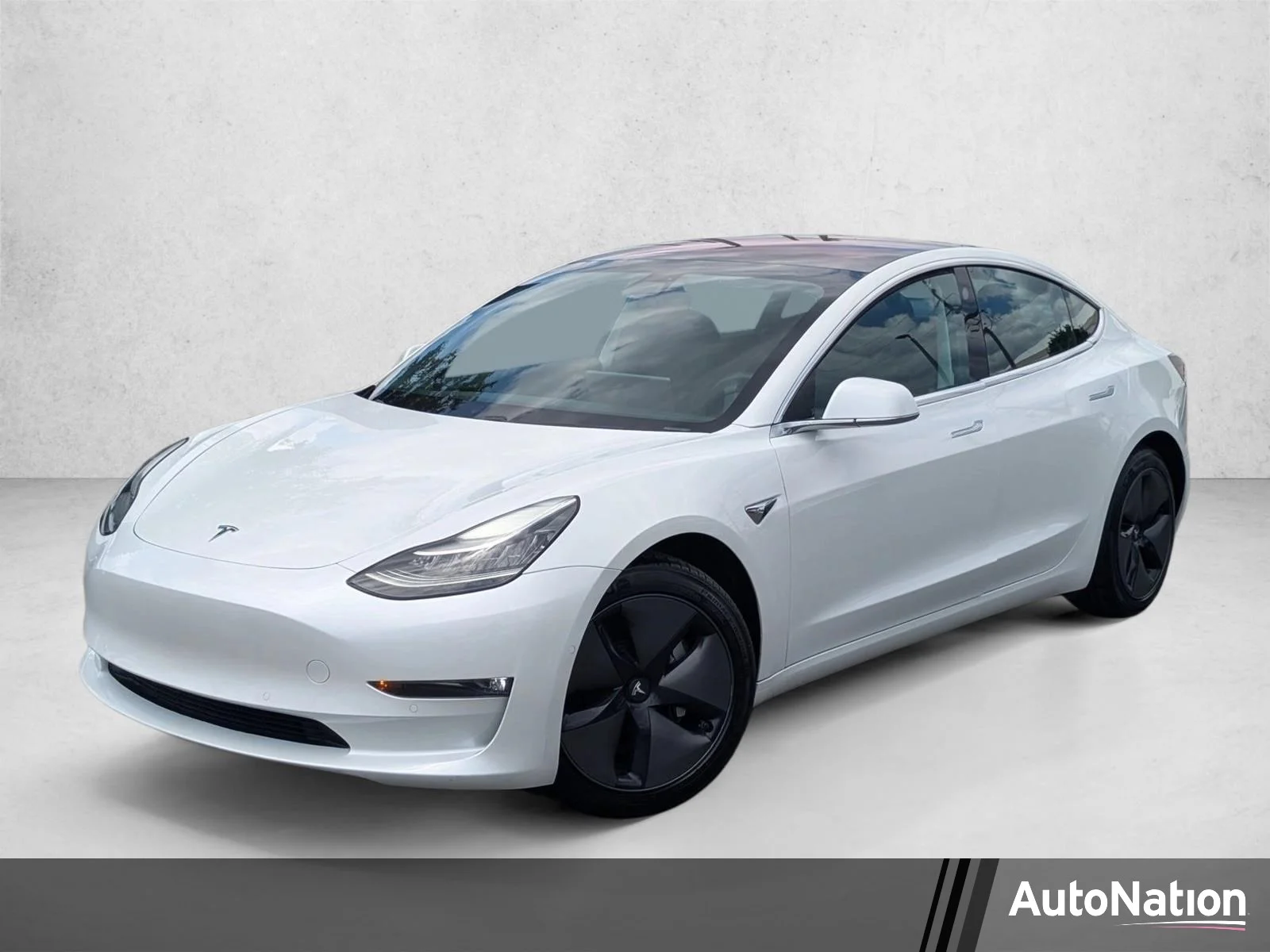 2019 Tesla Model 3 Rear-Wheel Drive Mid Range's photo