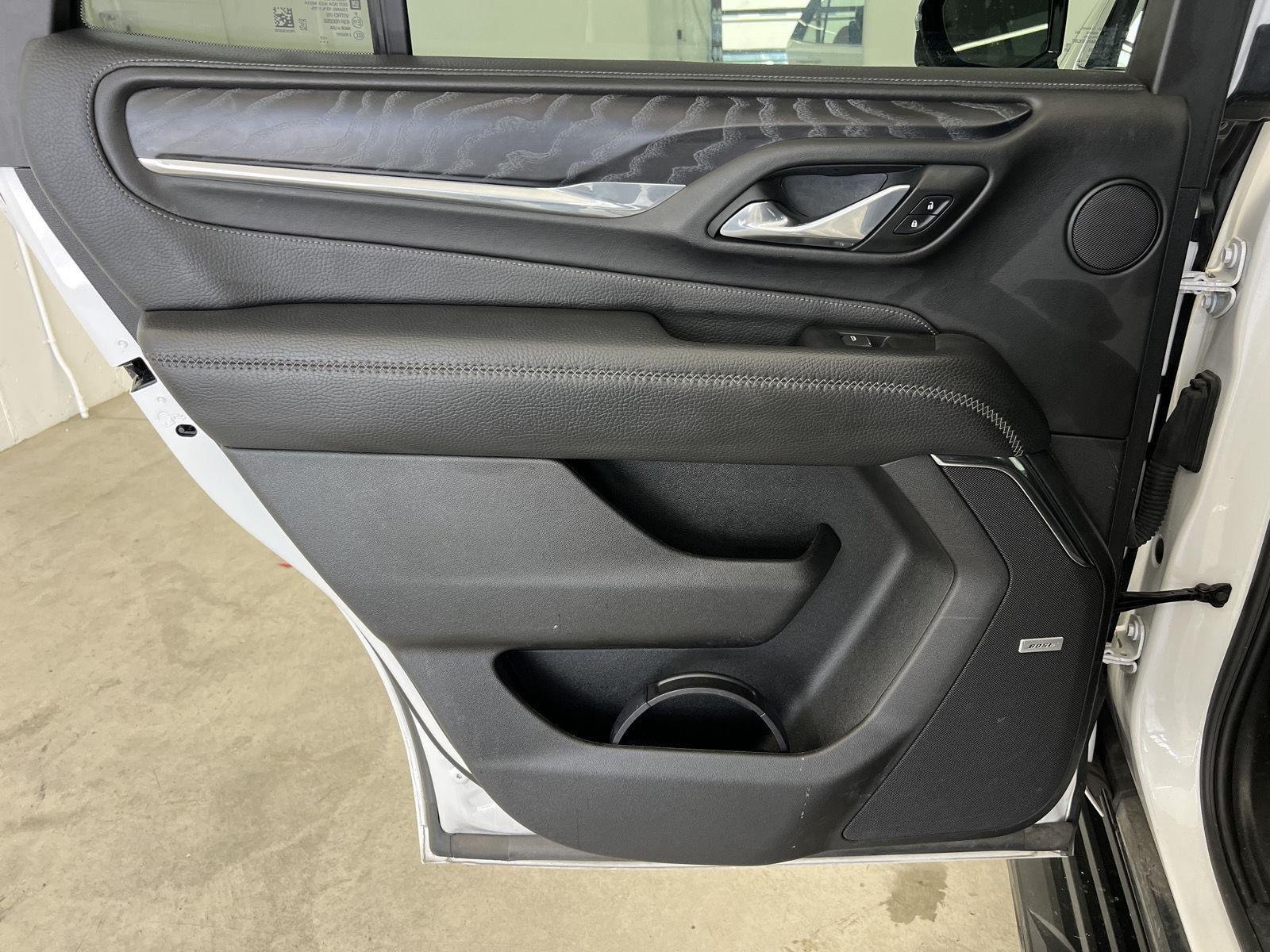 2023 GMC Yukon Denali - Photo 24