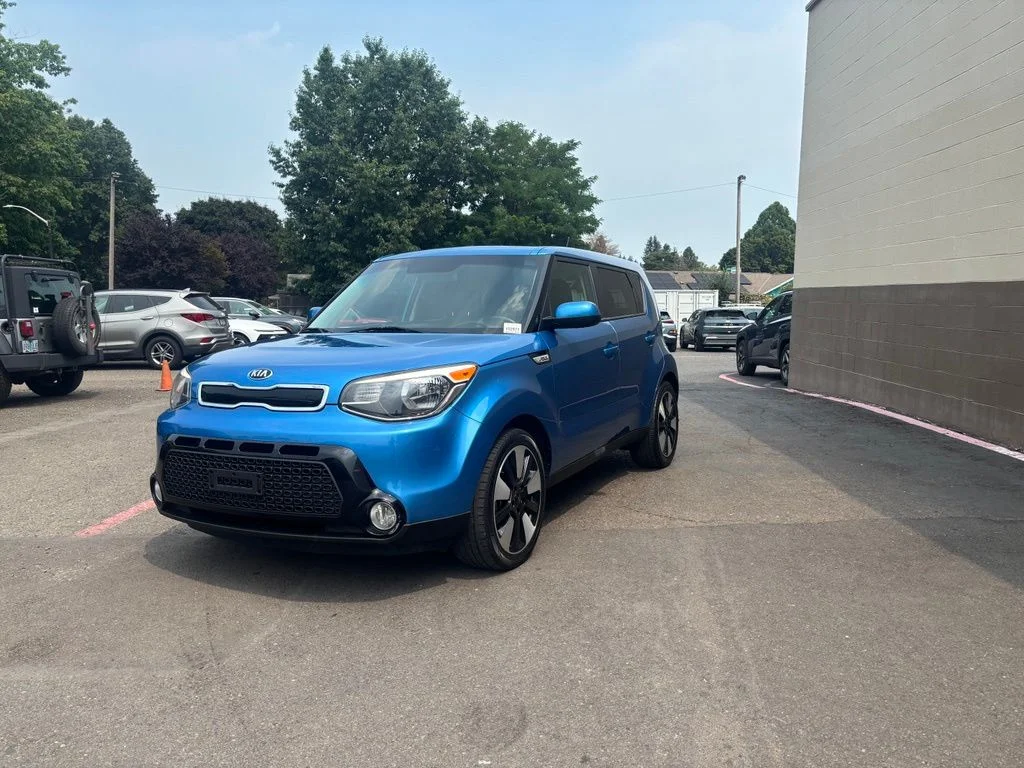 Used 2016 Caribbean Blue Kia Plus image 7