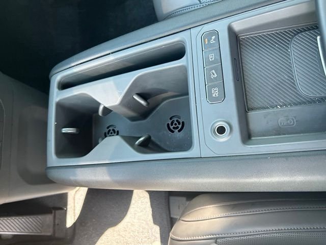 Used 2024 Black Kia Light Long Range image 12