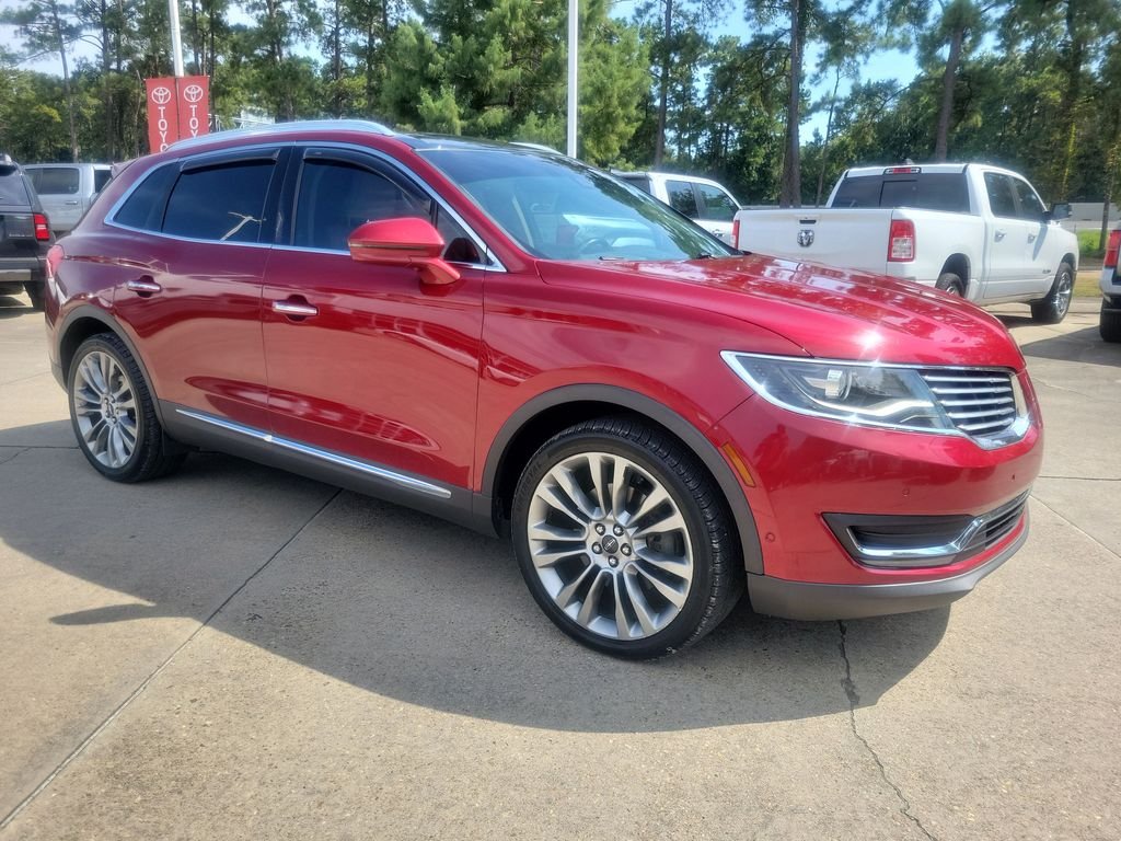 Used 2016 Red Lincoln Reserve image 9