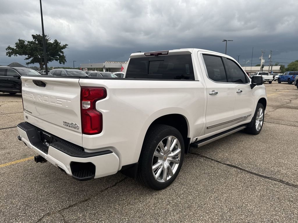 Certified Used 2023 Iridescent Pearl Tricoat Chevrolet High Country image 6