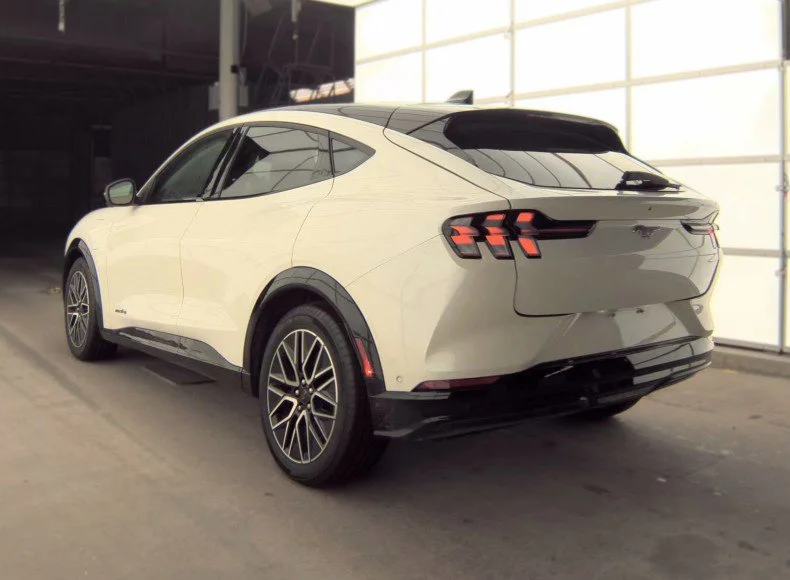 Used 2024 White Metallic Ford Premium image 4