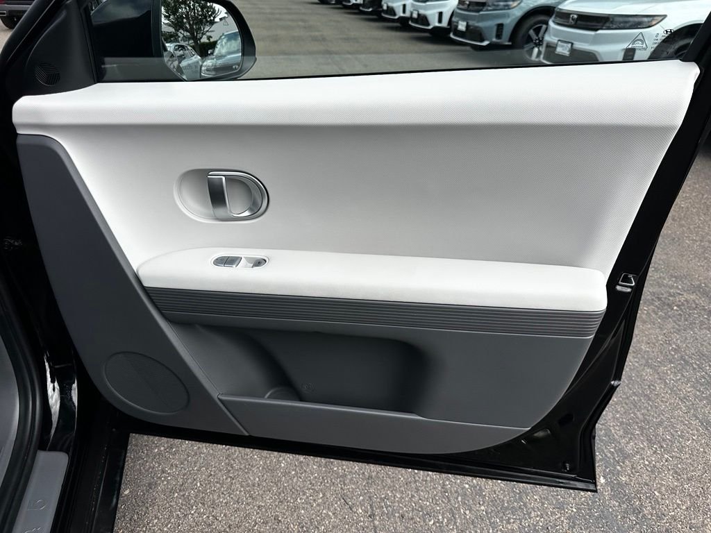 Used 2024 Black Hyundai SEL image 14