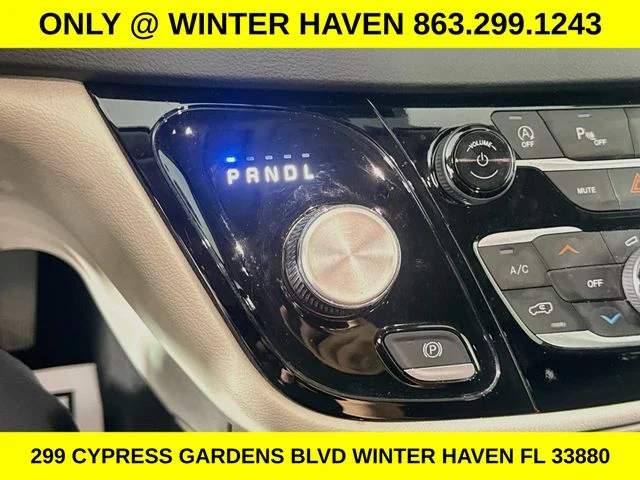 Used 2024 Red Chrysler Touring L image 16