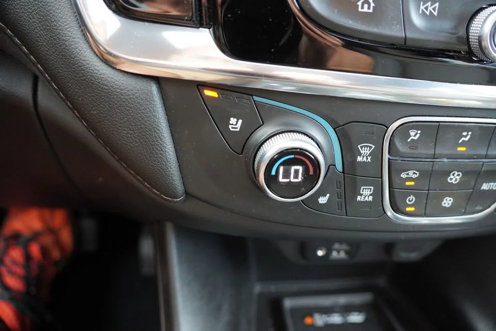 Used 2023 Mosaic Black Metallic Chevrolet High Country image 8