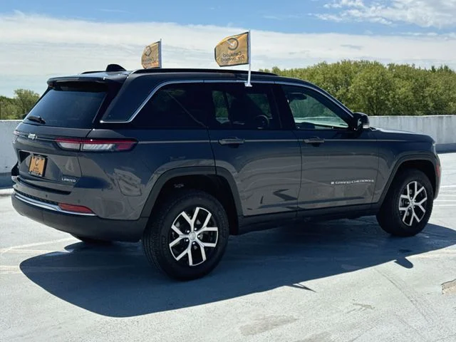 Used 2024 Gray Jeep Limited image 8
