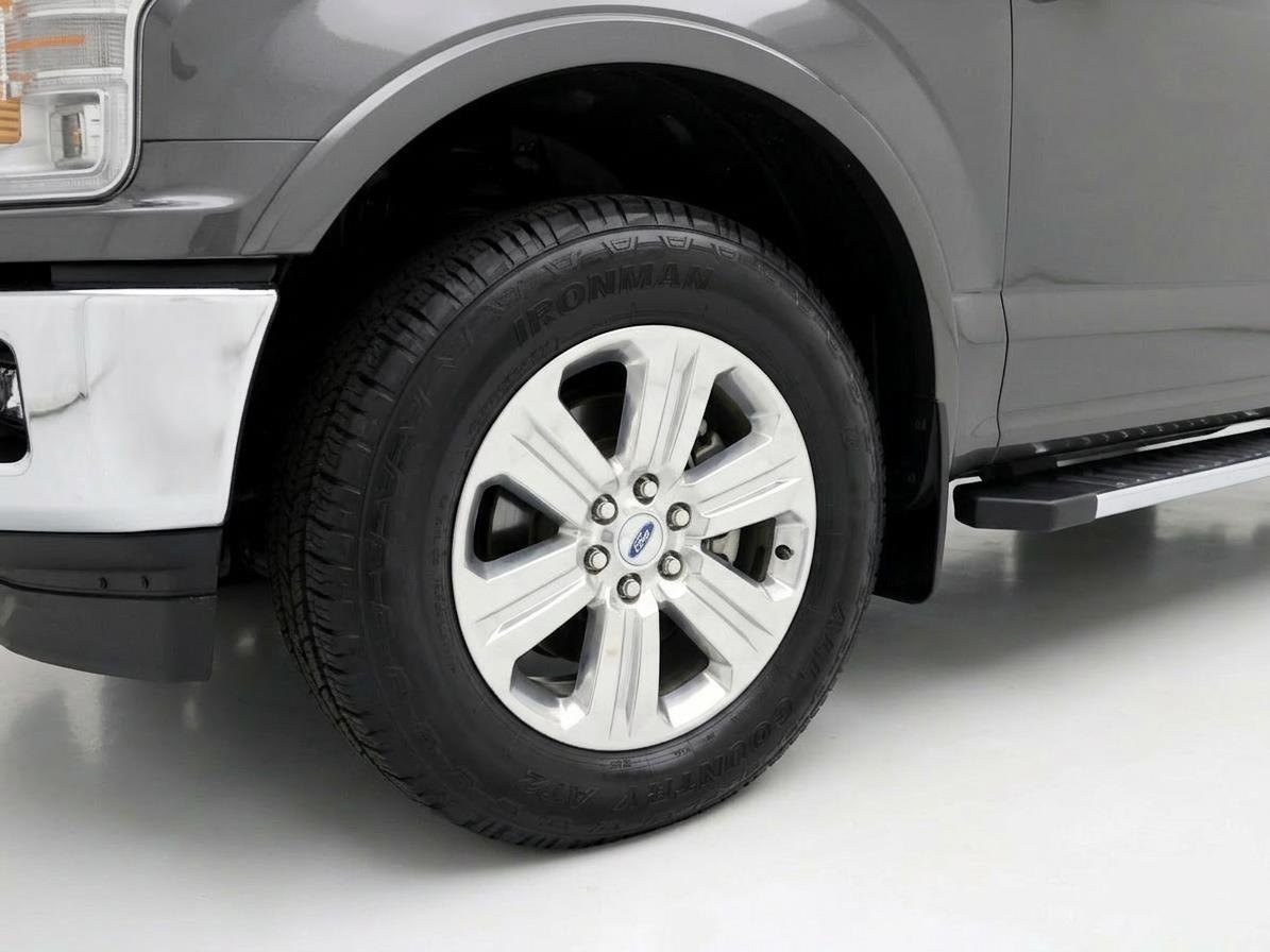 Used 2019 Abyss Gray Metallic Ford LARIAT image 24