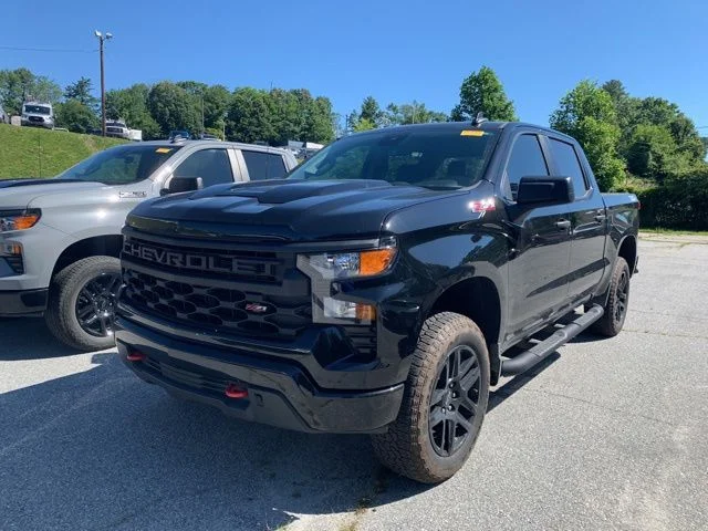 Used 2025 Black Chevrolet Custom Trail Boss image 4