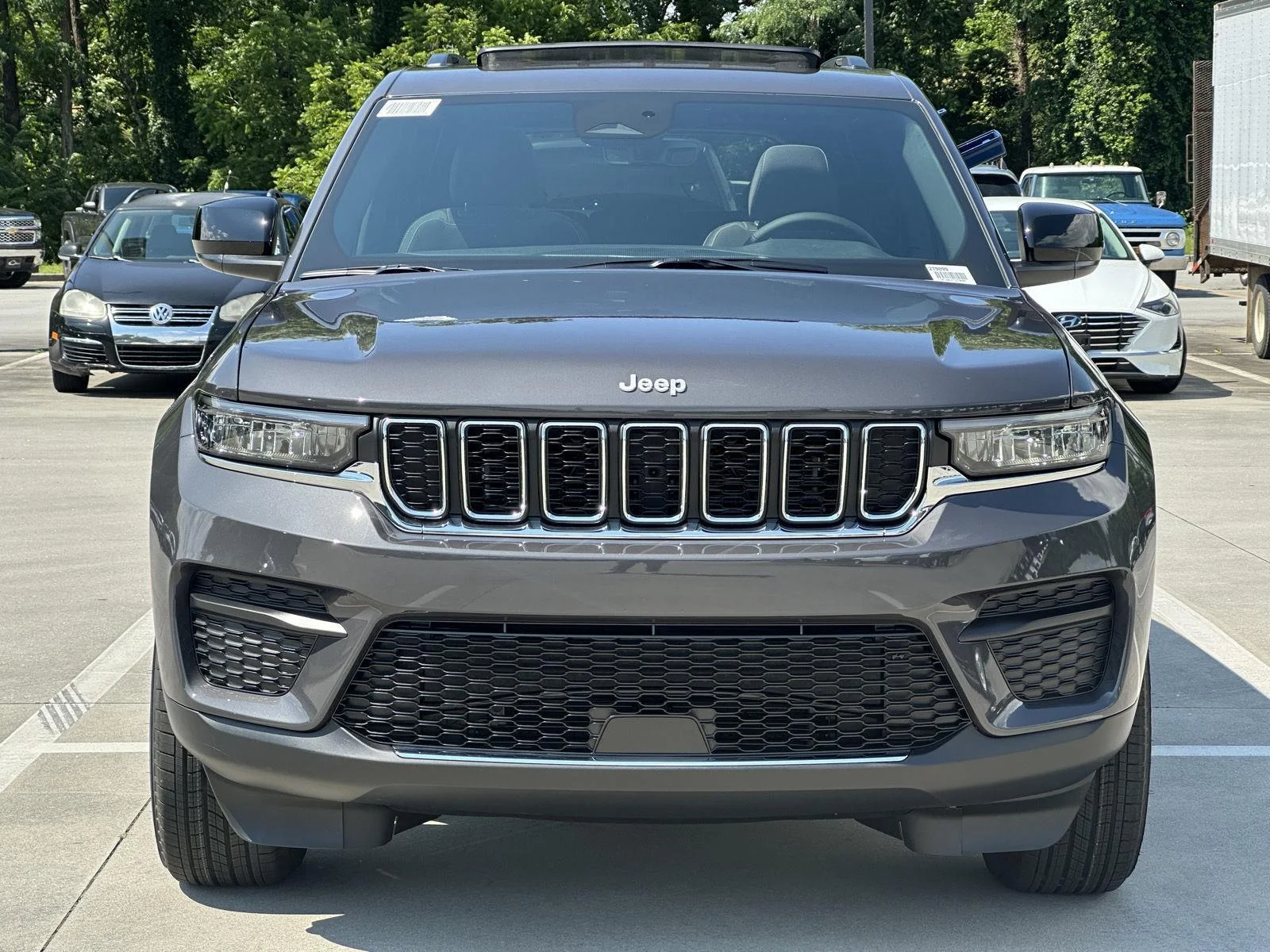 New 2026 Baltic Gray Metallic Clearcoat Jeep Laredo X image 2