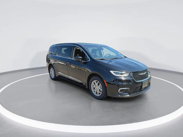 Used 2024 Black Chrysler Touring L image 2