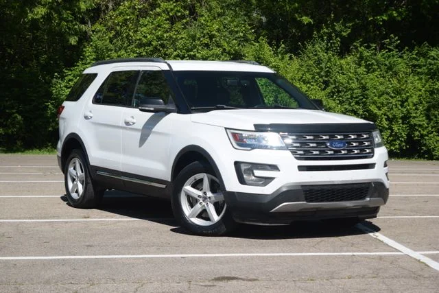 2017 Ford Explorer XLT 4WD's photo