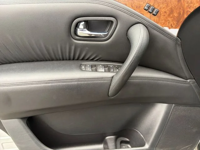 Used 2023 Silver Nissan SL image 10