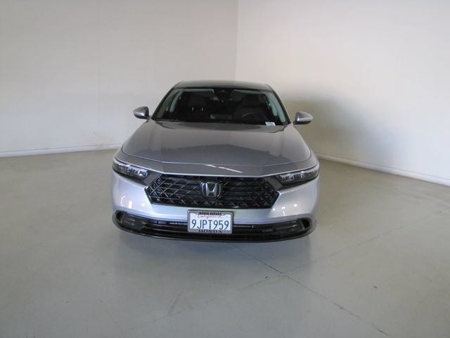 Certified Used 2024 Solar Silver Metallic Honda LX image 2
