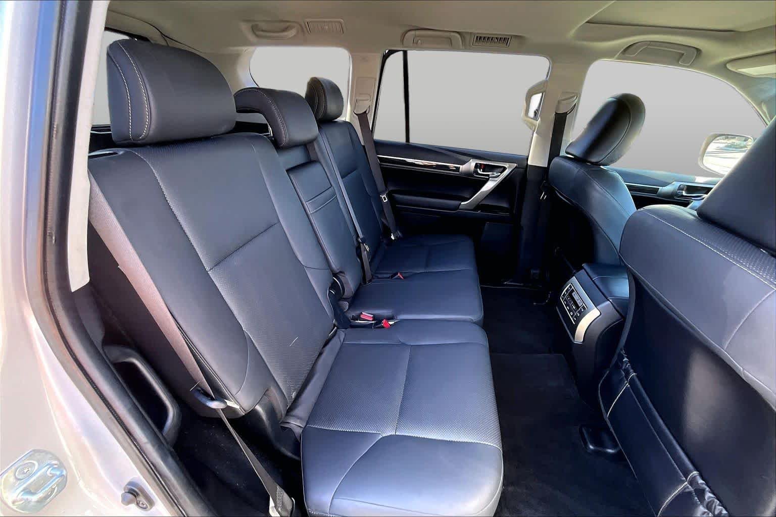 Used 2015 Silver Lining Metallic Lexus  image 19