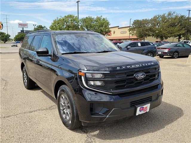 Used 2025 Agate Black Metallic Ford Active 4x2 image 5