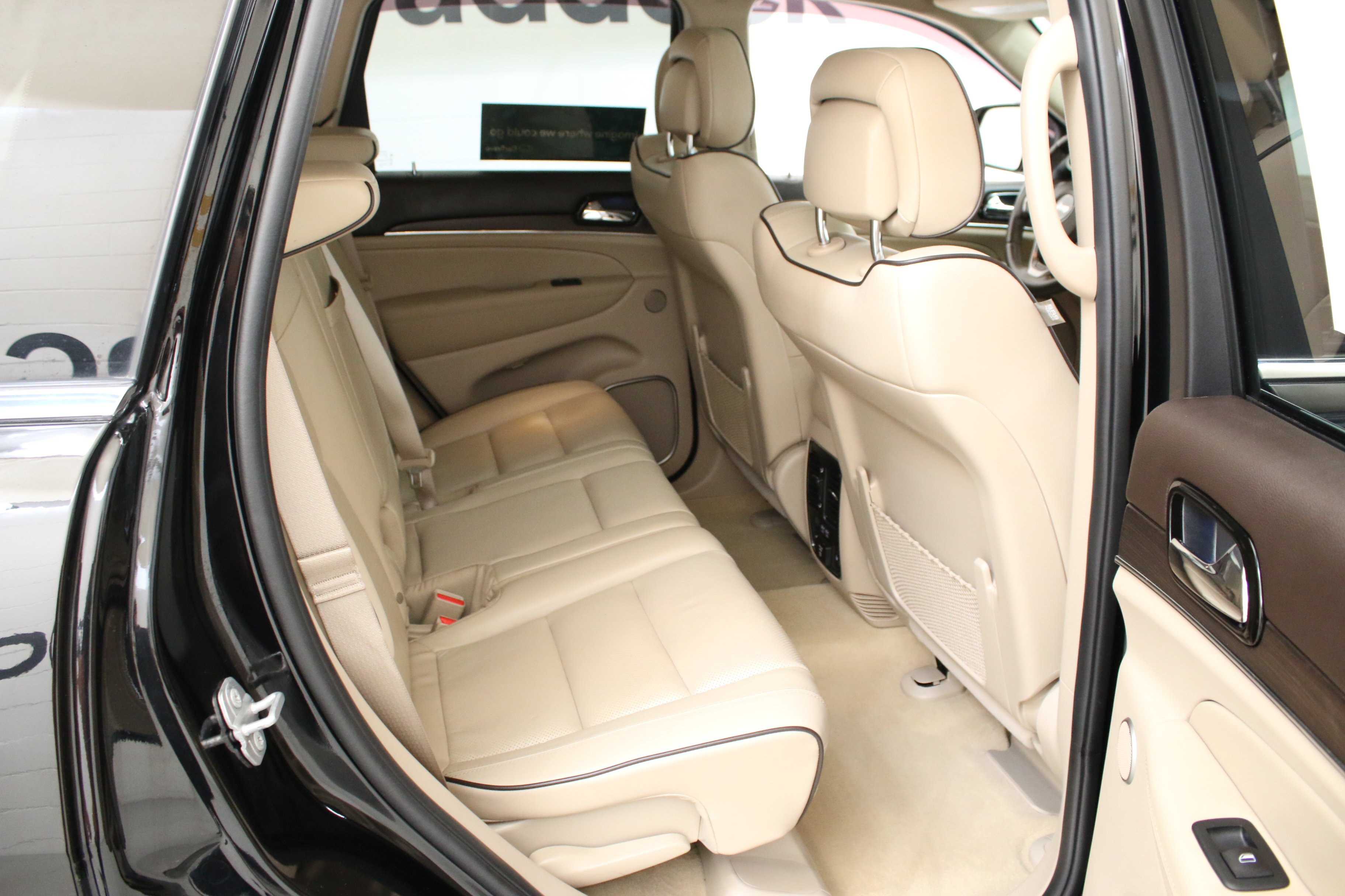 Used 2021 Black Jeep Overland image 28