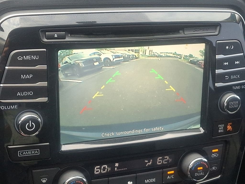 Used 2017 Blue Nissan SR image 18