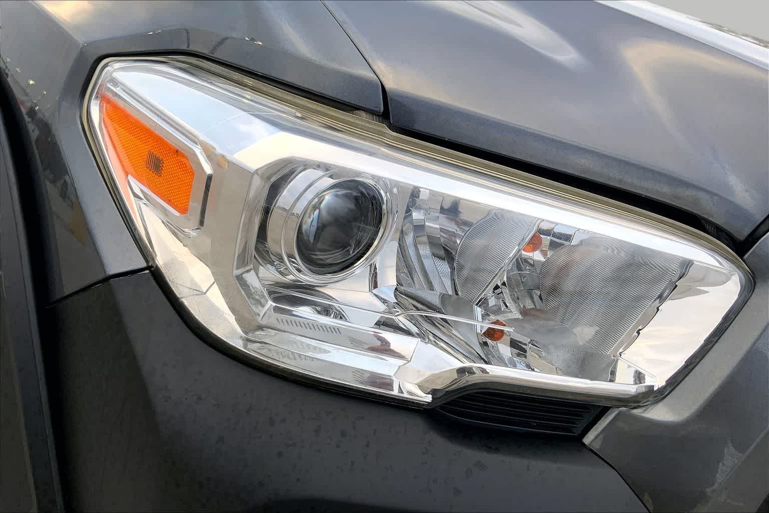 Used 2020 Magnetic Gray Metallic Toyota SR image 27