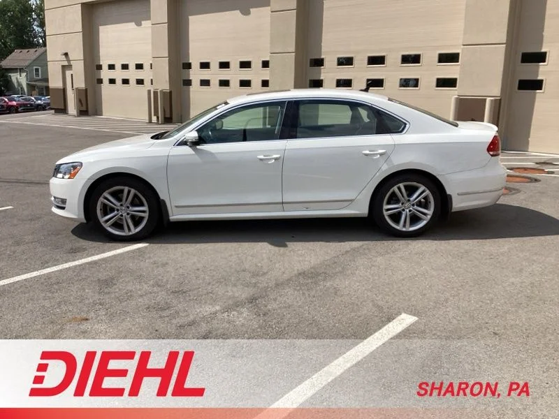 Used 2014 White Volkswagen SEL Premium image 4