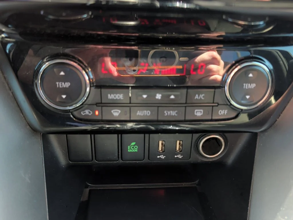 Used 2024  Mitsubishi  image 21