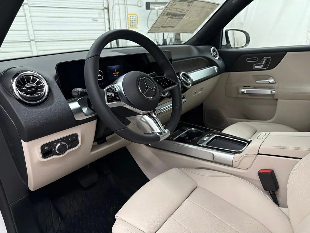 New 2026 White Mercedes-Benz GLB 250 image 12