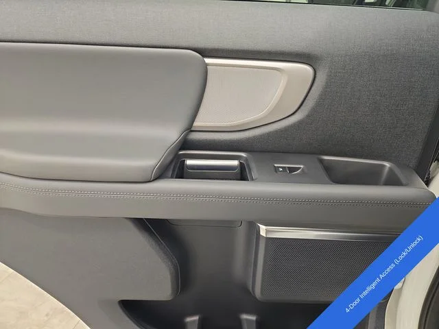 New 2027 Star White Metallic Tri-Coat Ford Active image 25