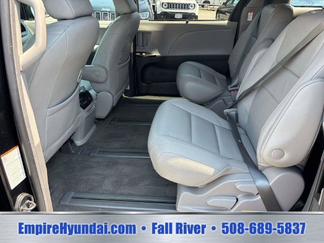 Used 2018 Midnight Black Metallic Toyota XLE image 8