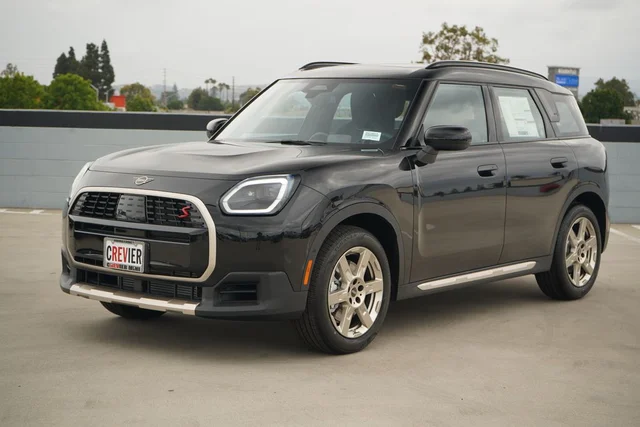 2027 MINI Countryman Signature Plus