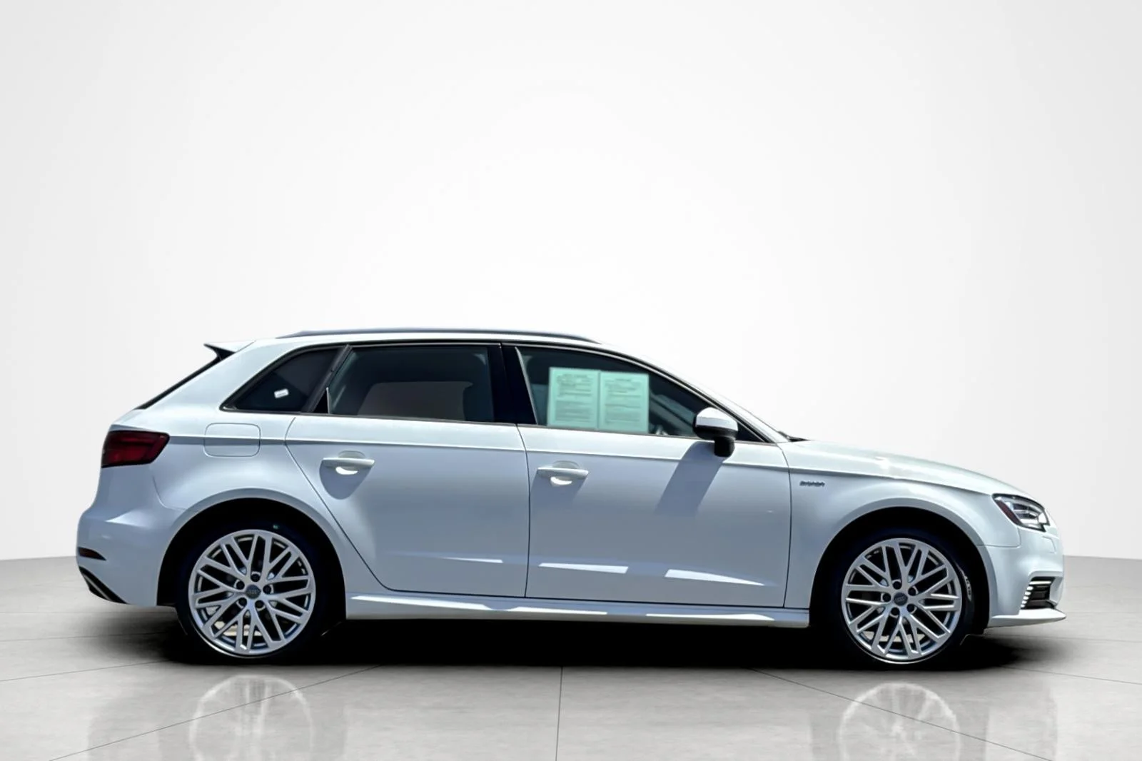 Used 2018 WHITE METALLIC Audi Premium image 6