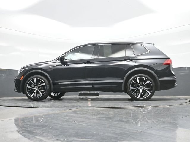 Used 2022 Black Volkswagen 2.0T SEL R-Line image 20