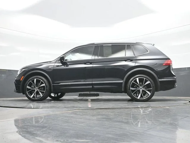 Used 2022 Black Volkswagen 2.0T SEL R-Line image 20