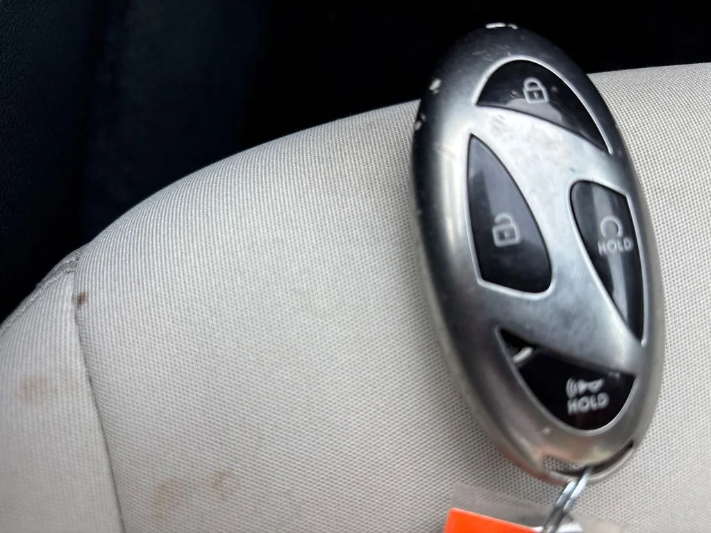 Used 2025 Abyss Black Hyundai SEL image 18