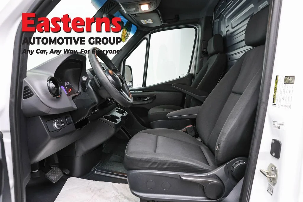 Used 2019 White Freightliner Base image 14