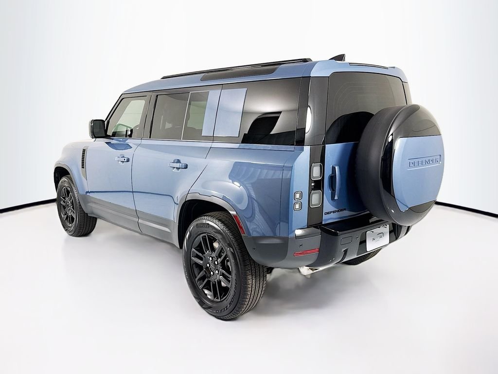 Used 2026 Tasman Blue Metallic Land Rover S image 7