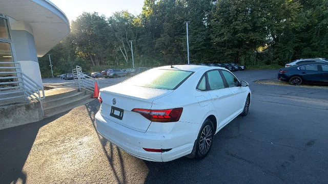 Used 2019 White Volkswagen 1.4T SE image 5