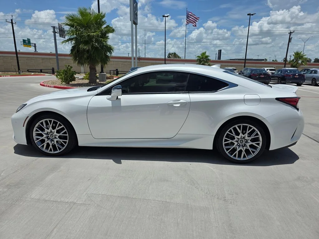 Used 2022 White Lexus 350 image 4