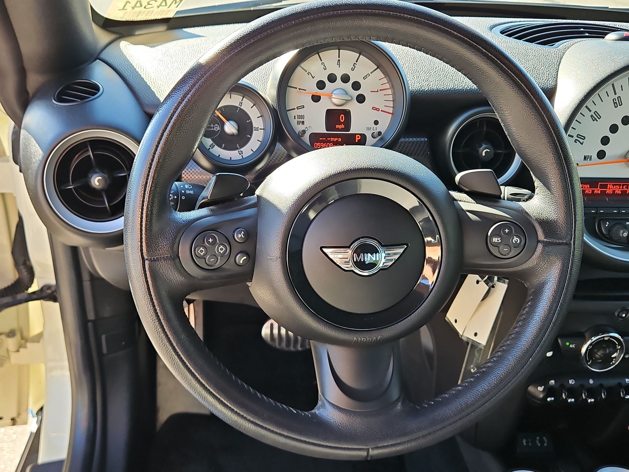 Used 2014 Pepper White MINI S image 15